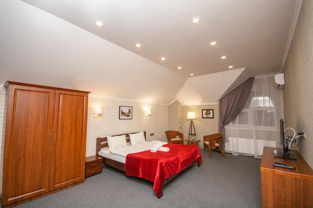 Hotel Три Сімки Wyszogród Zewnętrze zdjęcie