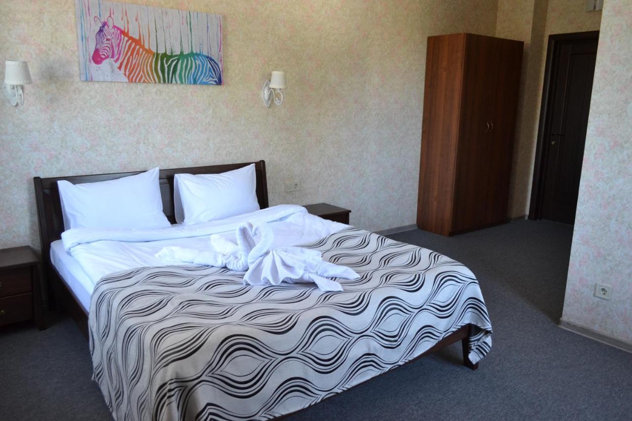 Hotel Три Сімки Wyszogród Zewnętrze zdjęcie