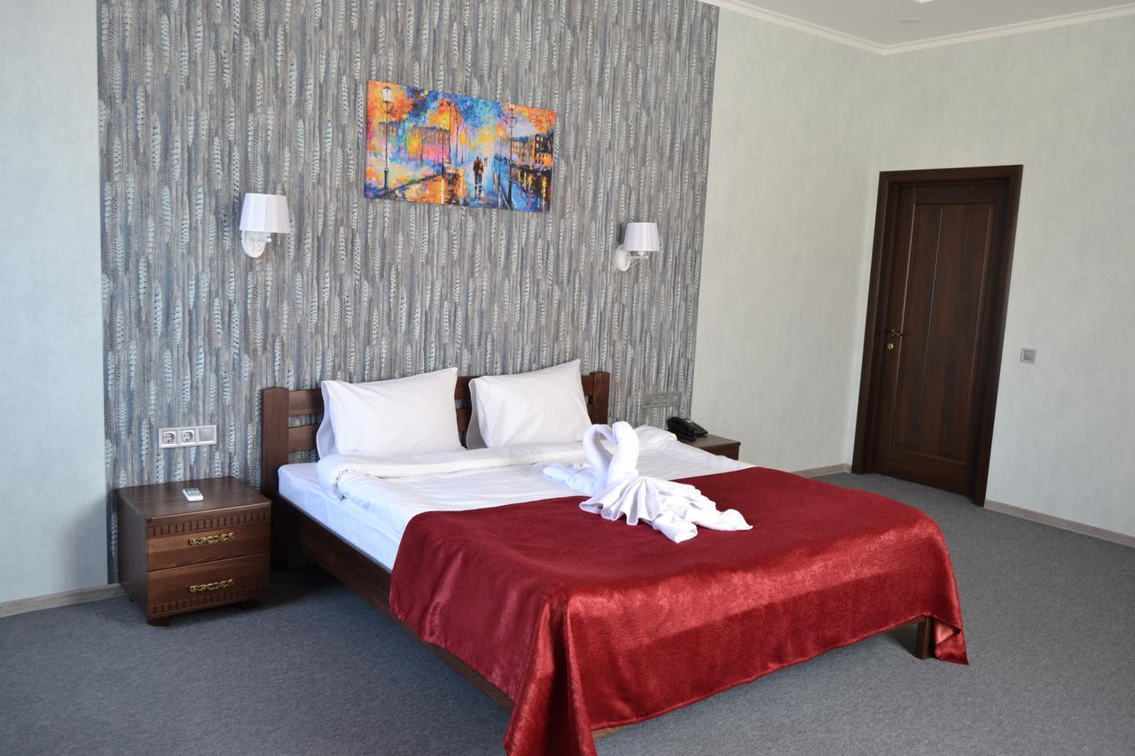 Hotel Три Сімки Wyszogród Zewnętrze zdjęcie