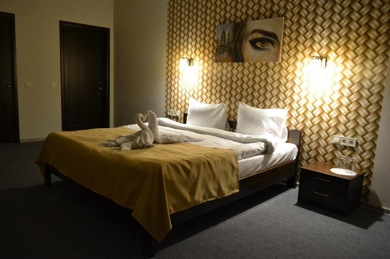 Hotel Три Сімки Wyszogród Zewnętrze zdjęcie